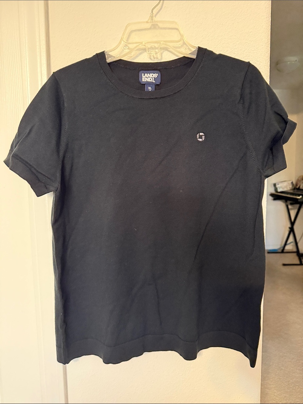 Chase Lands' End  Blacl Crewneck Short-Sleeve Shirt